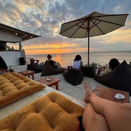 The Edge Lembongan Villa Exterior photo