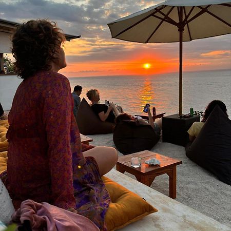The Edge Lembongan Villa Exterior photo