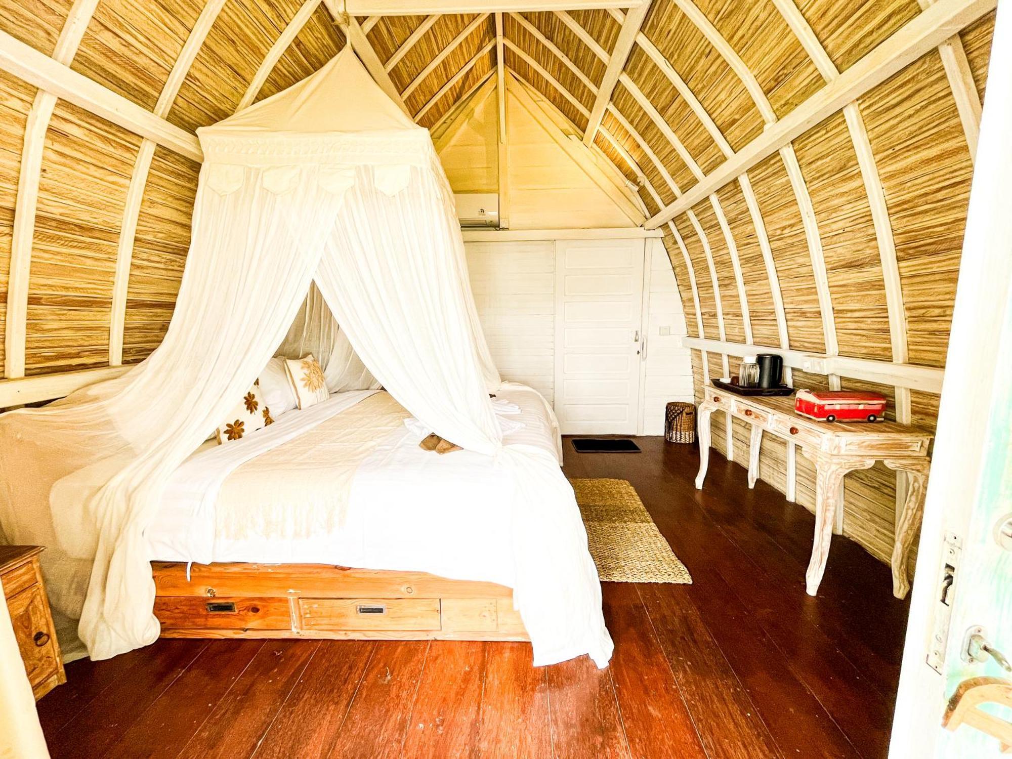 The Edge Lembongan Villa Exterior photo