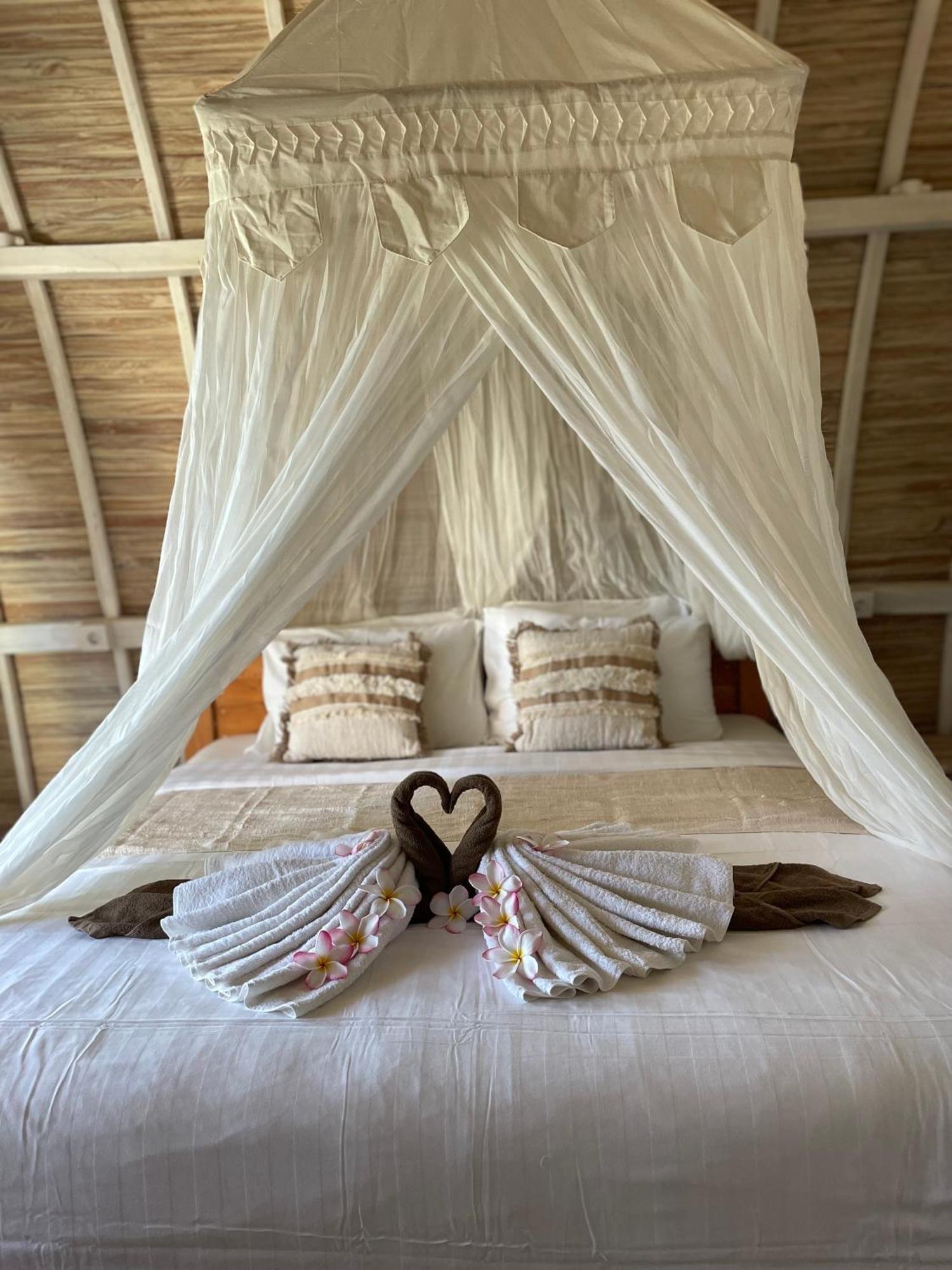 The Edge Lembongan Villa Exterior photo